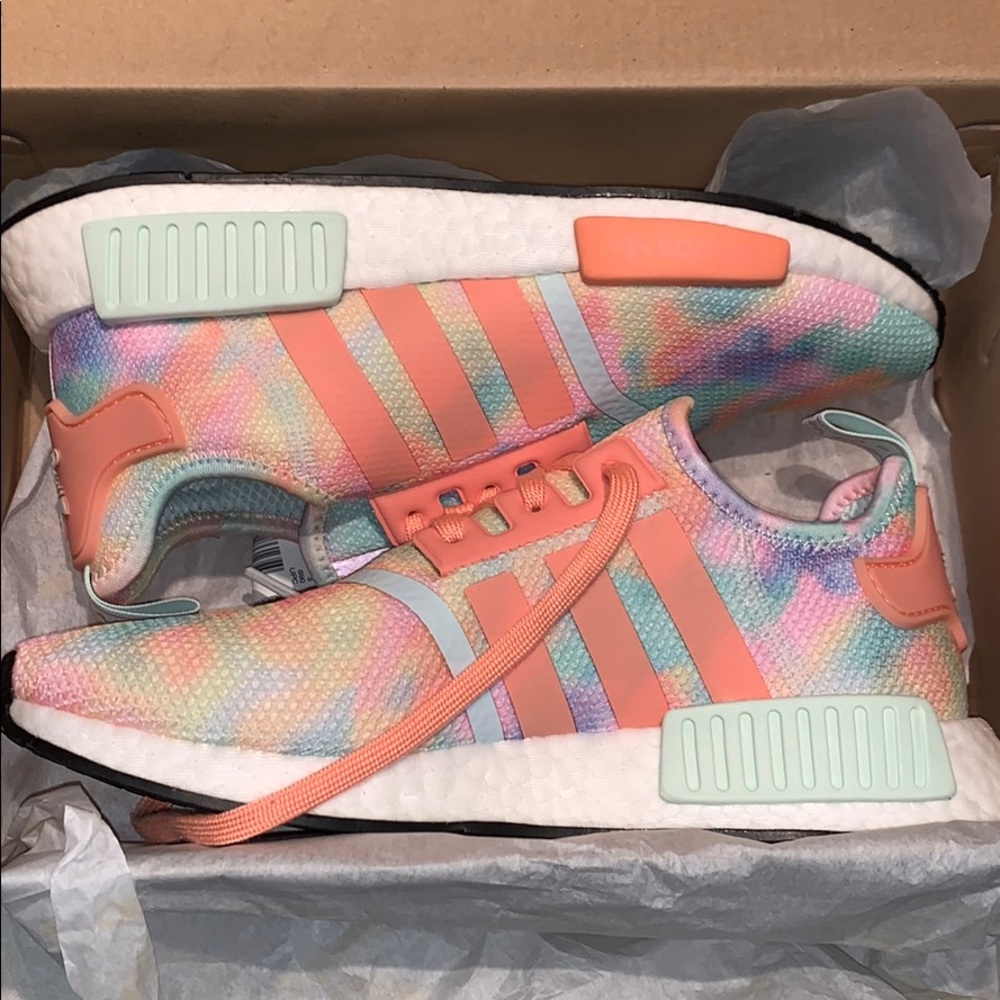 Adidas tie dye women’s NMD R1 size 9.5